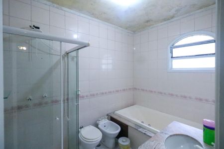 Casa à venda com 350m², 4 quartos e 2 vagasBanheiro da Suíte 2