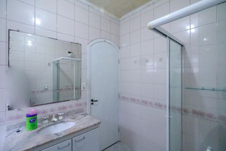 Casa à venda com 350m², 4 quartos e 2 vagasBanheiro da Suíte 2