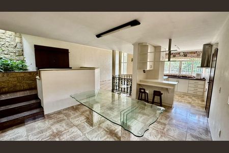 Casa à venda com 3 quartos, 210m² em Vila Maringa, Jundiaí