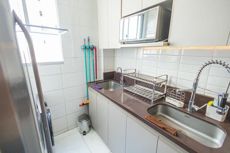 Cozinha de apartamento à venda com 2 quartos, 47m² em Conjunto Helena Antipoff, Belo Horizonte