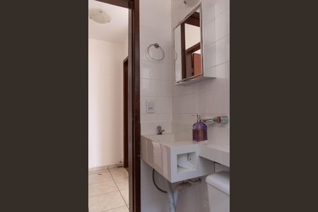 Banheiro Social de apartamento para alugar com 3 quartos, 70m² em Buritis, Belo Horizonte