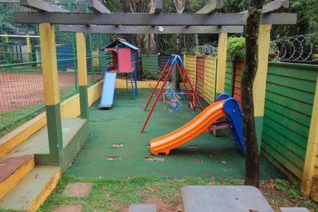 Casa para alugar com 51m², 4 quartos e 1 vaga Casa para alugar com 51m², 4 quartos e 1 vagaÁrea comum - Playground