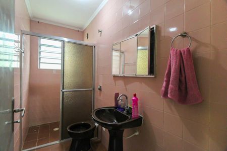 Casa à venda com 200m², 4 quartos e 2 vagasBanheiro 