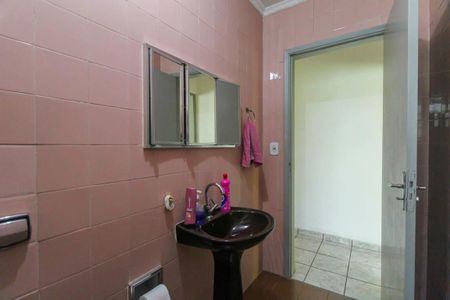 Casa à venda com 200m², 4 quartos e 2 vagasBanheiro 