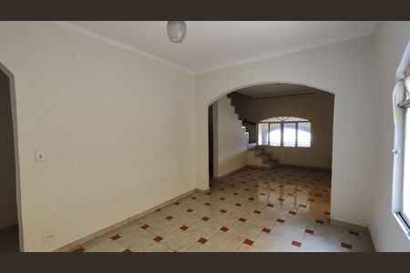 Sala de casa para alugar com 3 quartos, 250m² em Vila Romanopolis, Ferraz de Vasconcelos