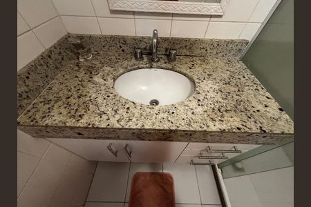 Apartamento para alugar com 70m², 2 quartos e 1 vagaBanheiro Social