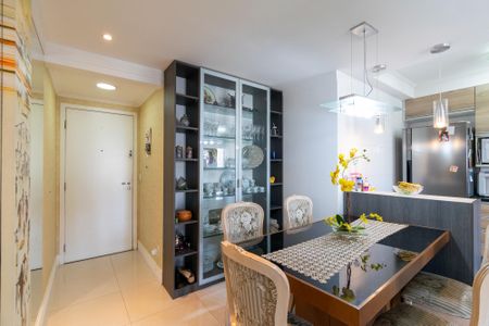 Apartamento à venda com 74m², 2 quartos e 1 vaga Apartamento à venda com 74m², 2 quartos e 1 vagaSala