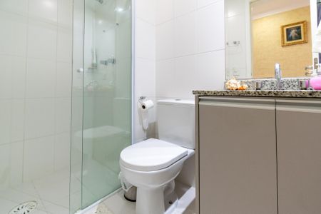 Apartamento à venda com 74m², 2 quartos e 1 vaga Apartamento à venda com 74m², 2 quartos e 1 vagaBanheiro Social