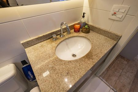 Apartamento à venda com 72m², 2 quartos e 1 vagaSuíte 1 - Banheiro