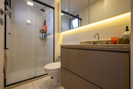 Apartamento à venda com 72m², 2 quartos e 1 vagaSuíte 1 - Banheiro