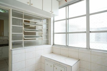 Apartamento para alugar com 69m², 2 quartos e 1 vagaÁrea de serviço