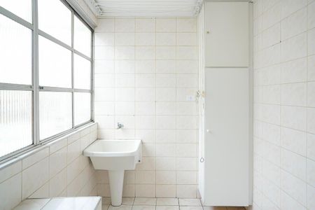 Apartamento para alugar com 69m², 2 quartos e 1 vagaÁrea de serviço