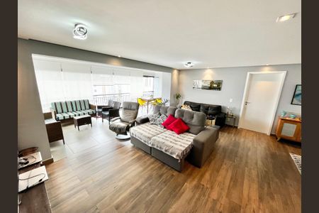 Apartamento à venda com 140m², 3 quartos e 2 vagas Apartamento à venda com 140m², 3 quartos e 2 vagasSala