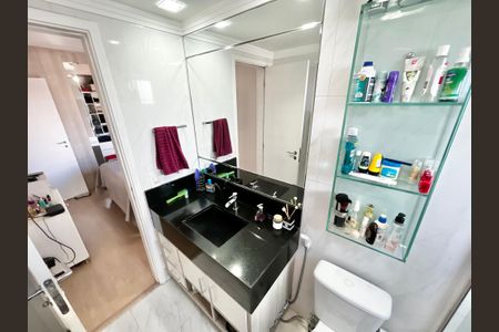 Apartamento à venda com 140m², 3 quartos e 2 vagas Apartamento à venda com 140m², 3 quartos e 2 vagasBanheiro da Suíte 1