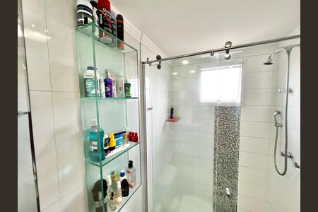 Apartamento à venda com 140m², 3 quartos e 2 vagas Apartamento à venda com 140m², 3 quartos e 2 vagasBanheiro da Suíte 1