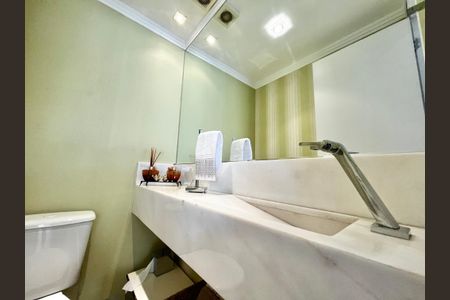 Apartamento à venda com 140m², 3 quartos e 2 vagas Apartamento à venda com 140m², 3 quartos e 2 vagasLavabo