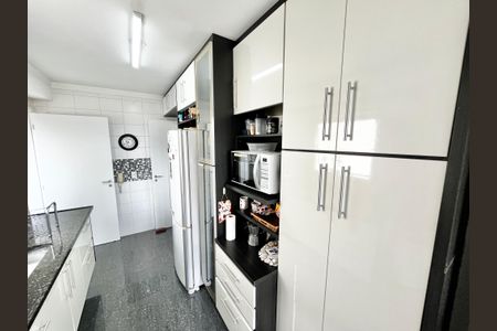 Apartamento à venda com 140m², 3 quartos e 2 vagas Apartamento à venda com 140m², 3 quartos e 2 vagasCozinha