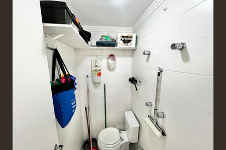 Apartamento à venda com 140m², 3 quartos e 2 vagas Apartamento à venda com 140m², 3 quartos e 2 vagasBanheiro de serviço