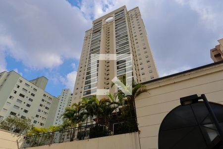 Apartamento à venda com 140m², 3 quartos e 2 vagas Apartamento à venda com 140m², 3 quartos e 2 vagasFachada