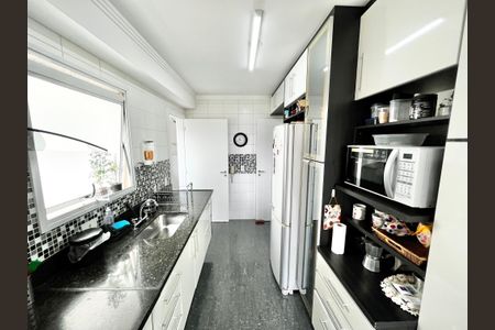 Apartamento à venda com 140m², 3 quartos e 2 vagas Apartamento à venda com 140m², 3 quartos e 2 vagasCozinha