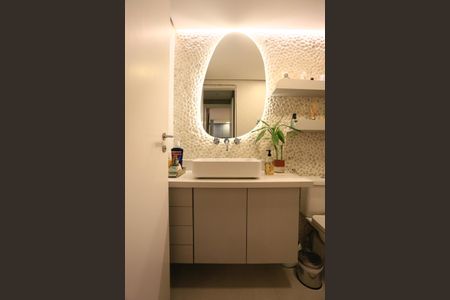 Apartamento à venda com 127m², 2 quartos e 2 vagasBanheiro da Suíte