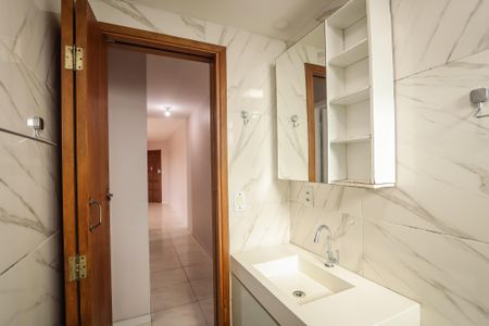 Apartamento à venda com 56m², 2 quartos e 1 vagaBanheiro Social