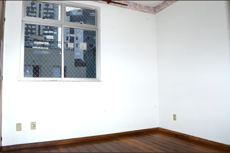 Apartamento à venda com 200m², 3 quartos e 3 vagasQuarto 2