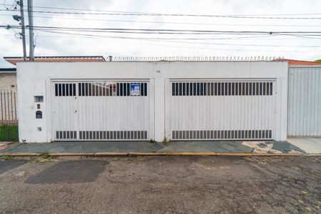 Fachada de casa à venda com 4 quartos, 230m² em Planalto Paulista, São Paulo