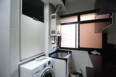 Apartamento à venda com 77m², 3 quartos e 1 vagaÁrea de serviço 