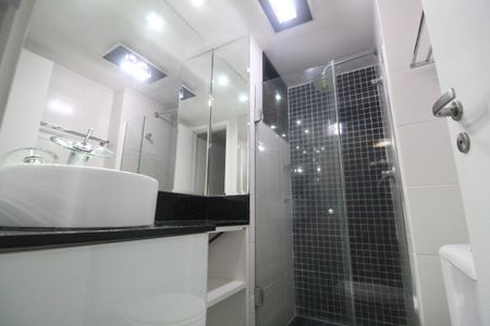 Apartamento à venda com 77m², 3 quartos e 1 vagaBanheiro da suíte 