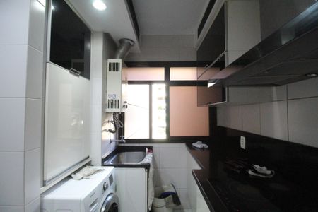 Apartamento à venda com 77m², 3 quartos e 1 vagaÁrea de serviço 