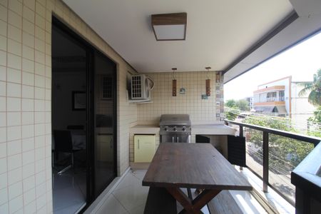 Apartamento à venda com 77m², 3 quartos e 1 vagaSala - Varanda