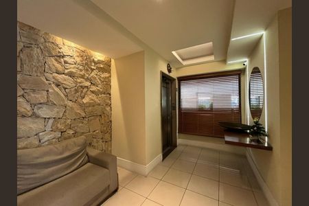 Apartamento à venda com 77m², 3 quartos e 1 vagaHall