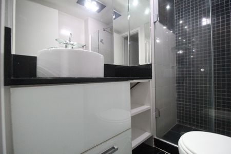 Apartamento à venda com 77m², 3 quartos e 1 vagaBanheiro da suíte 