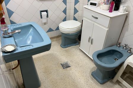 Apartamento para alugar com 90m², 2 quartos e sem vagaBanheiro