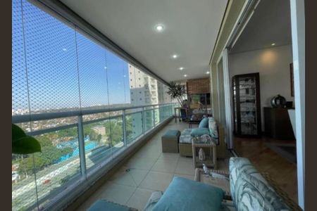 Apartamento à venda com 240m², 4 quartos e 4 vagasFoto 03