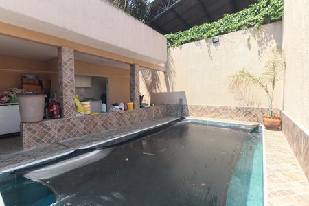 Casa para alugar com 381m², 4 quartos e 2 vagas Casa para alugar com 381m², 4 quartos e 2 vagasPiscina