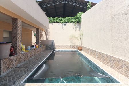 Casa para alugar com 381m², 4 quartos e 2 vagas Casa para alugar com 381m², 4 quartos e 2 vagasPiscina