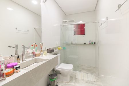 Casa para alugar com 381m², 4 quartos e 2 vagas Casa para alugar com 381m², 4 quartos e 2 vagasBanheiro Social