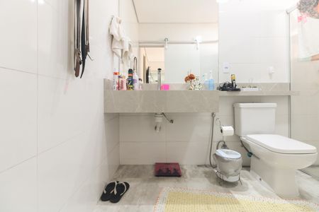 Casa para alugar com 381m², 4 quartos e 2 vagas Casa para alugar com 381m², 4 quartos e 2 vagasBanheiro Suíte