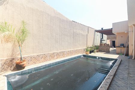 Casa para alugar com 381m², 4 quartos e 2 vagas Casa para alugar com 381m², 4 quartos e 2 vagasPiscina