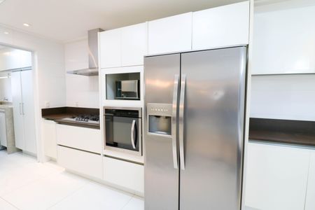 Apartamento à venda com 232m², 4 quartos e 4 vagas