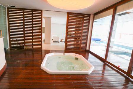 Apartamento à venda com 232m², 4 quartos e 4 vagas