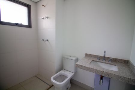 Apartamento à venda com 231m², 4 quartos e 3 vagasBanheiro da Suíte 3