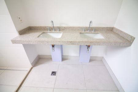 Apartamento à venda com 231m², 4 quartos e 3 vagasBanheiro da Suíte 4