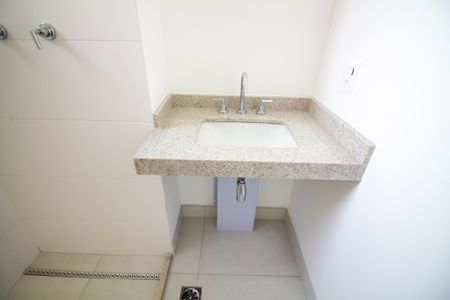 Apartamento à venda com 231m², 4 quartos e 3 vagasBanheiro da Suíte 1