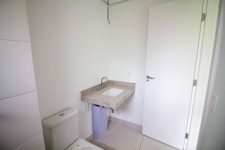Apartamento à venda com 231m², 4 quartos e 3 vagasBanheiro da Suíte 2