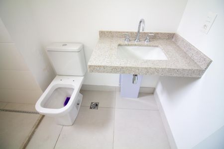 Apartamento à venda com 231m², 4 quartos e 3 vagasBanheiro da Suíte 3