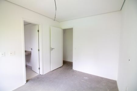 Apartamento à venda com 231m², 4 quartos e 3 vagasSuíte 2
