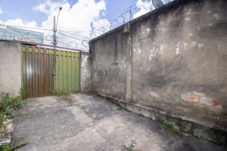 Casa de condomínio à venda com 92m², 2 quartos e 1 vagaQuintal